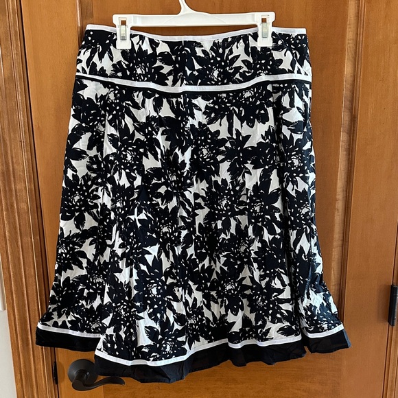 Jones New York Dresses & Skirts - Jones New York A-Line Skirt with Black Floral Design Size 14